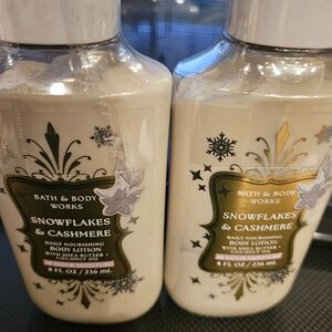 Bath & Body Works Snowflakes & Cashmere Lotion - Cream